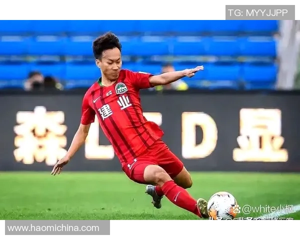 足球明星柯钊的成长历程与职业生涯全景分析与个人成就总结 足球明星柯钊的成长历程与职业生涯全景分析与个人成就总结