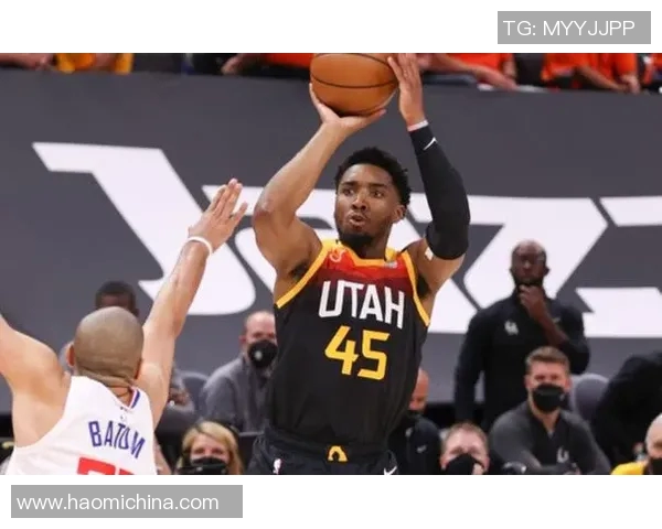 灰熊与爵士夏季联赛精彩对决球员表现引发球迷热议 灰熊与爵士夏季联赛精彩对决球员表现引发球迷热议